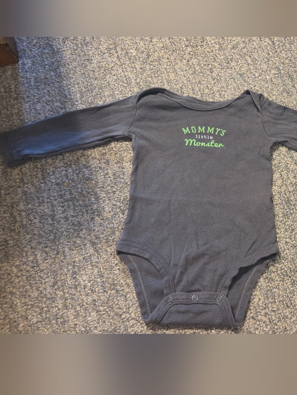 Carter's Gray Long-Sleeve Bodysuit with Green 'Mommy's Little Monster'